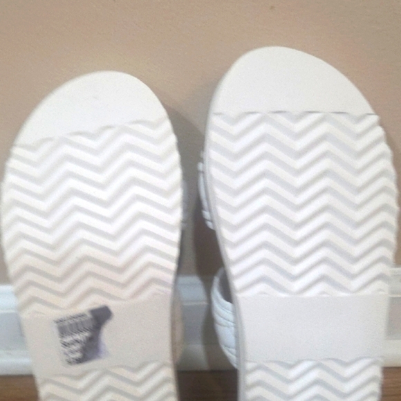 Seychelles Womens 9 New To This" Quilted Sandals, White Leather, Open Strapping - Picture 7 of 10